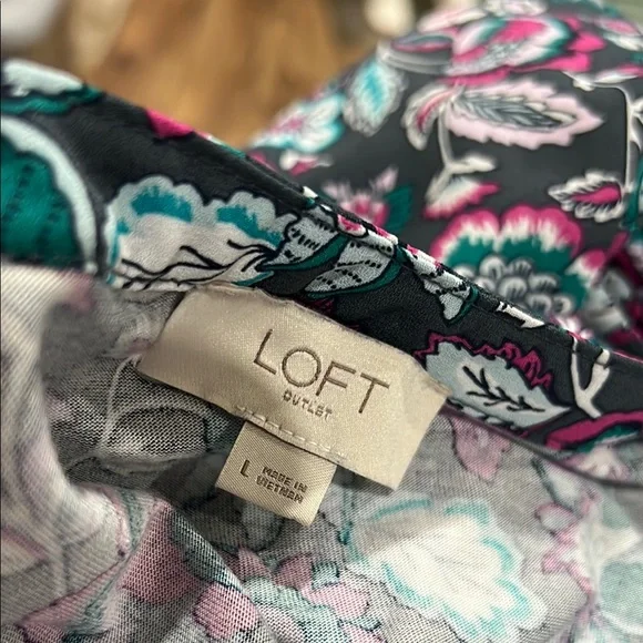 LOFT Gray and Pink Buttoned Long Sleeve Blouse Large #DD - Picture 6 of 7